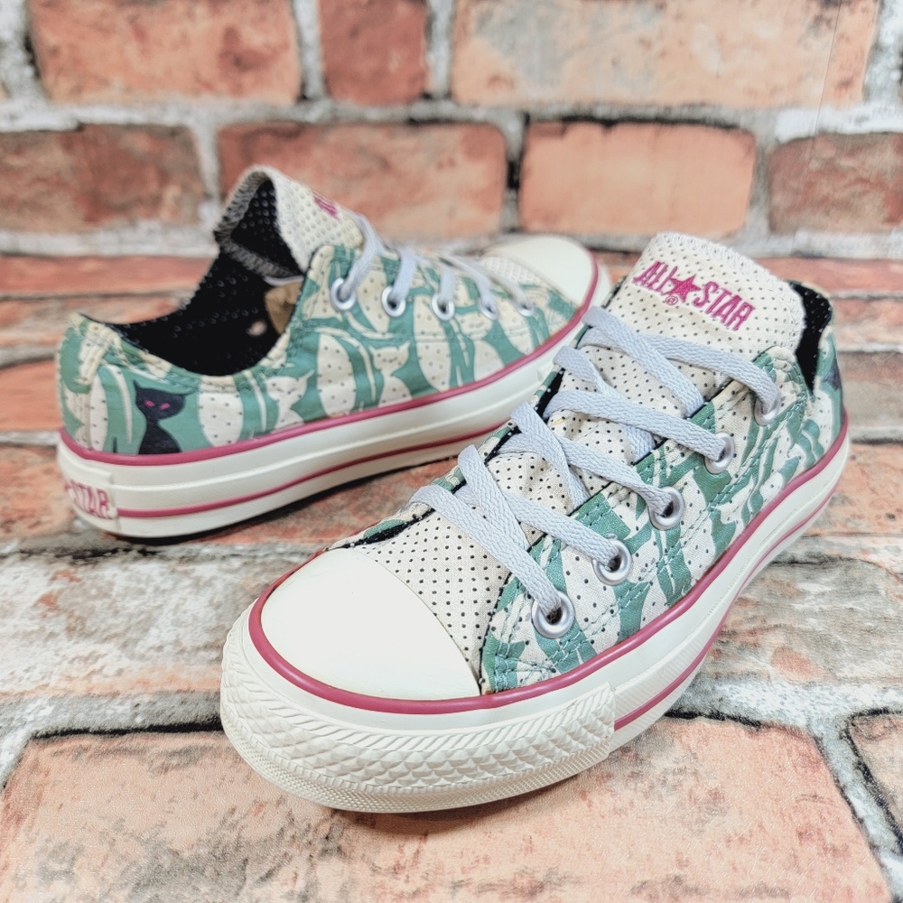 Converse Low Top Black Cat Accent/ Green/ Beige/ Red Sneakers Women's Size 5